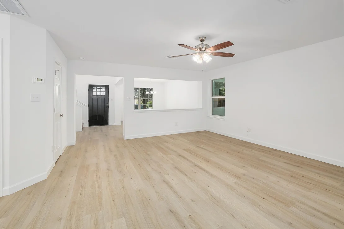 Photo of 709 LOS ROBLES RD
