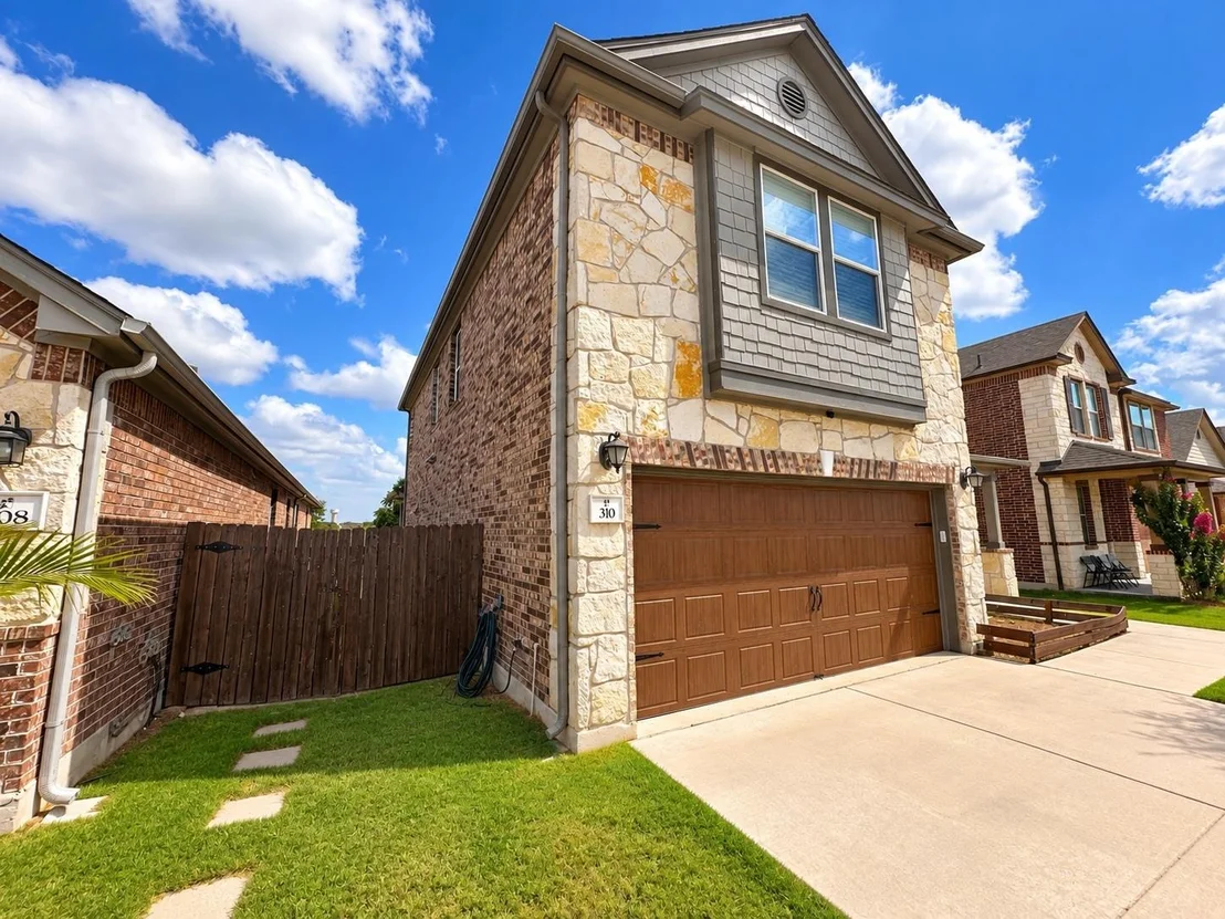 Photo of 310 Kaden Prince DR