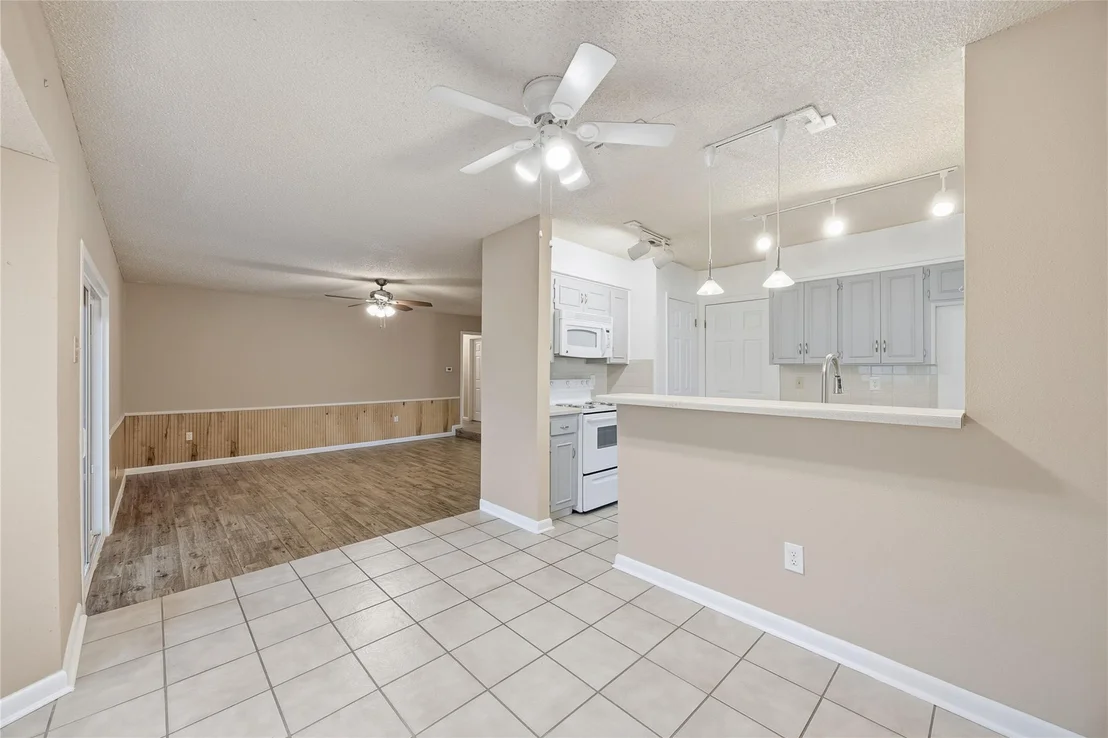Photo of 2204 N Celia DR