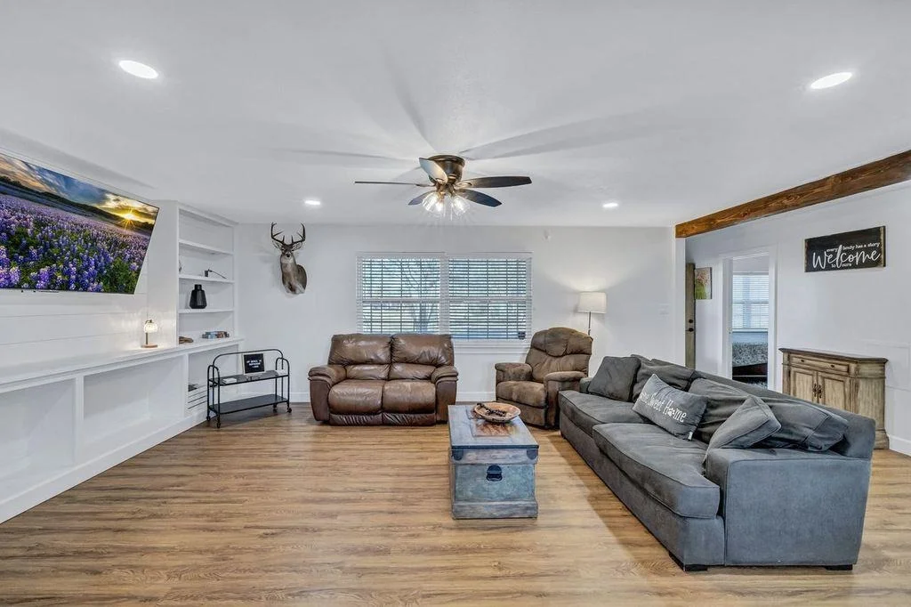 Photo of 309 W Avenue H Ave