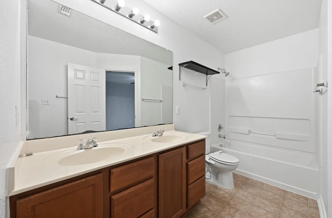 Photo of 6800 Baythorne DR