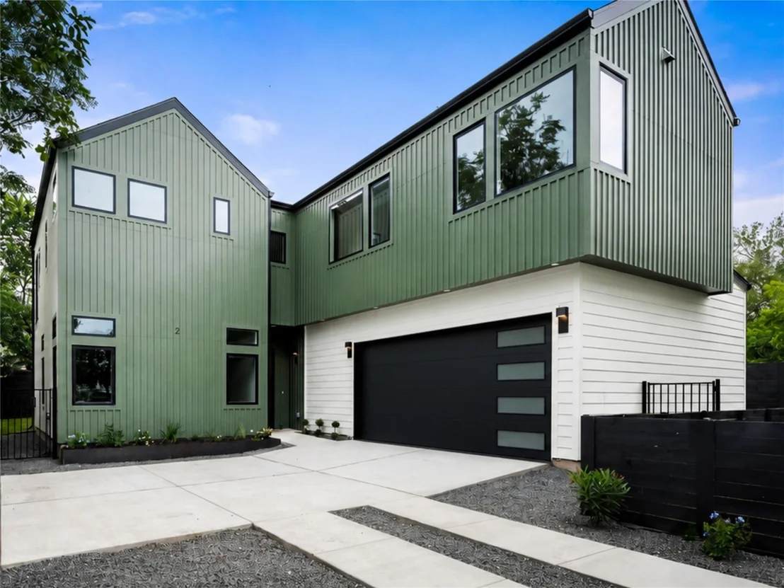 Photo of Unit 2 at 3204 Lyons RD