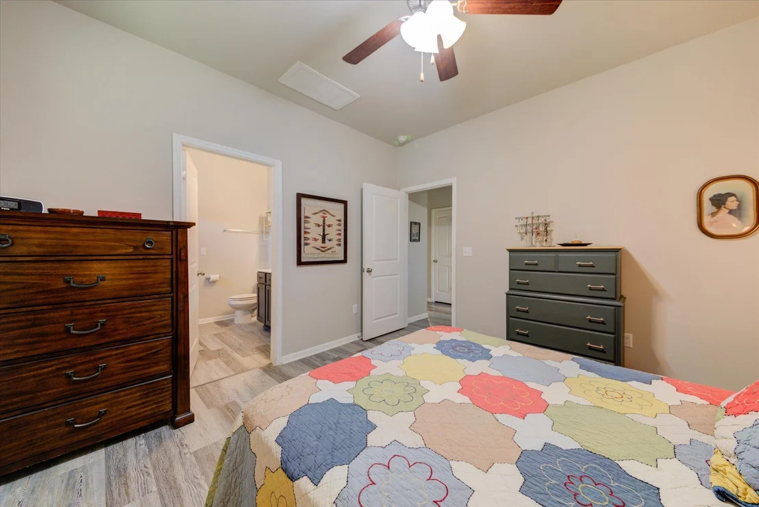 Photo of 10312 Bankhead DR