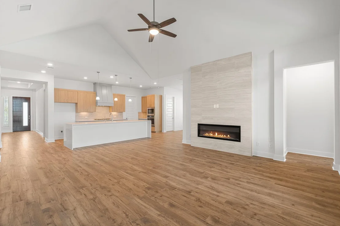 Photo of 2212 Tobiano TRCE