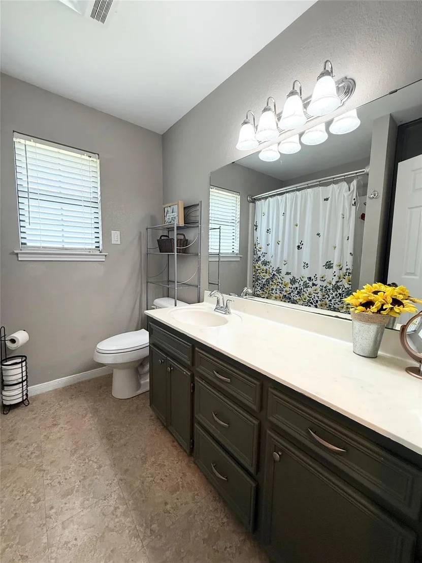 Photo of 405 Erie DR