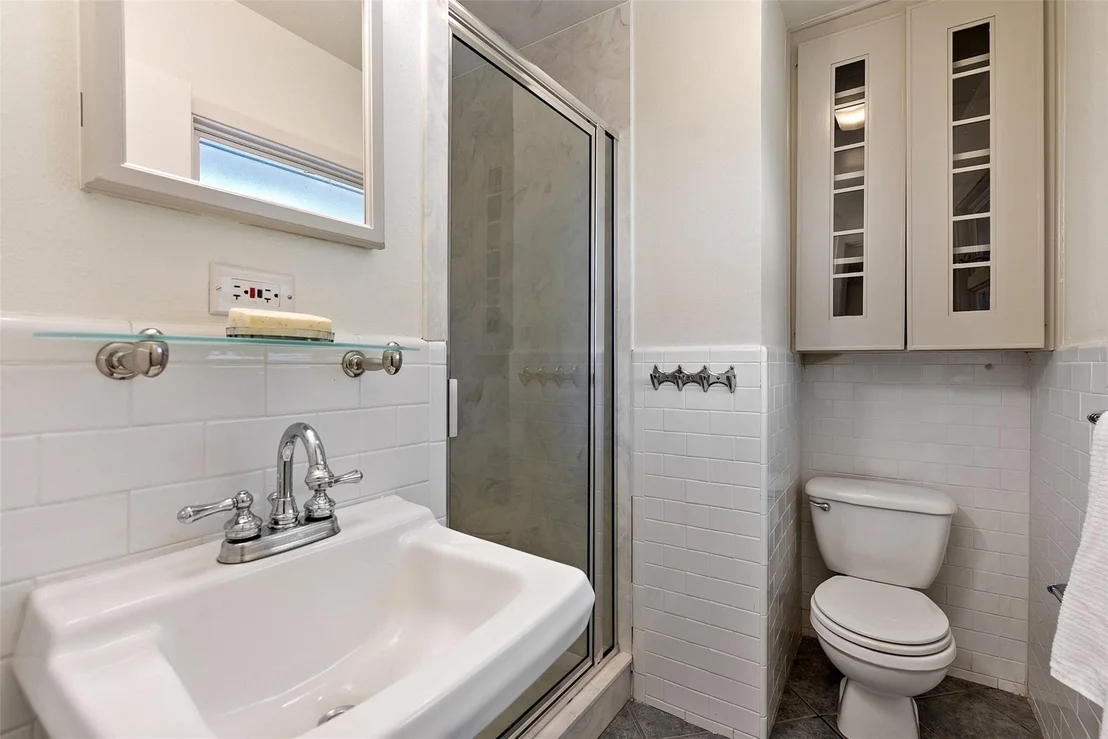 Photo of 2700 Addison Ave