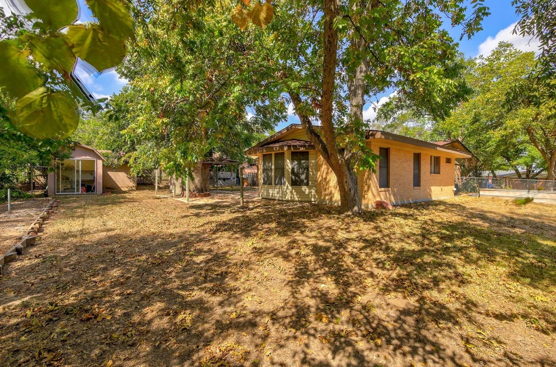 Photo of 1005 Salem LN