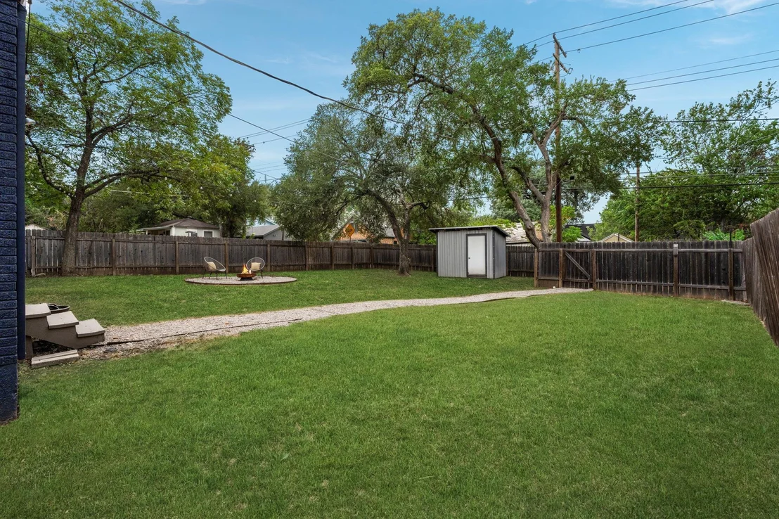 Photo of 1612 Travis Heights BLVD