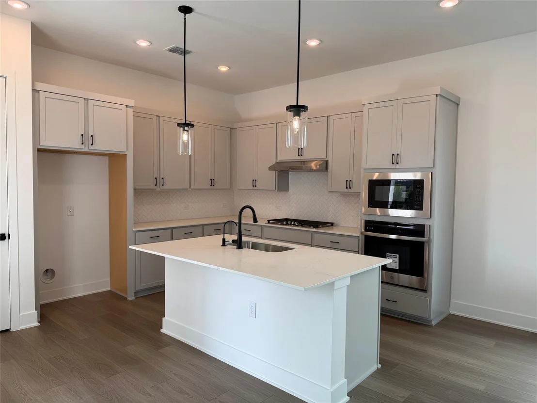 Photo of 1303 Rambling Rose RD