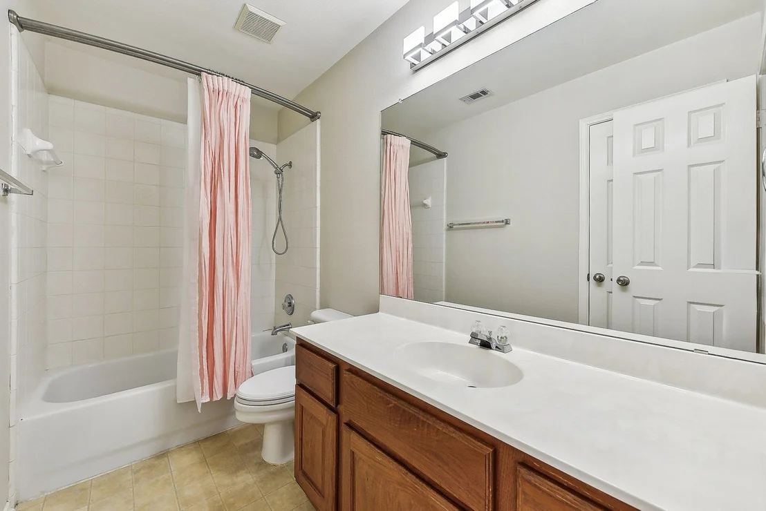 Photo of 3998 Lord Byron CIR