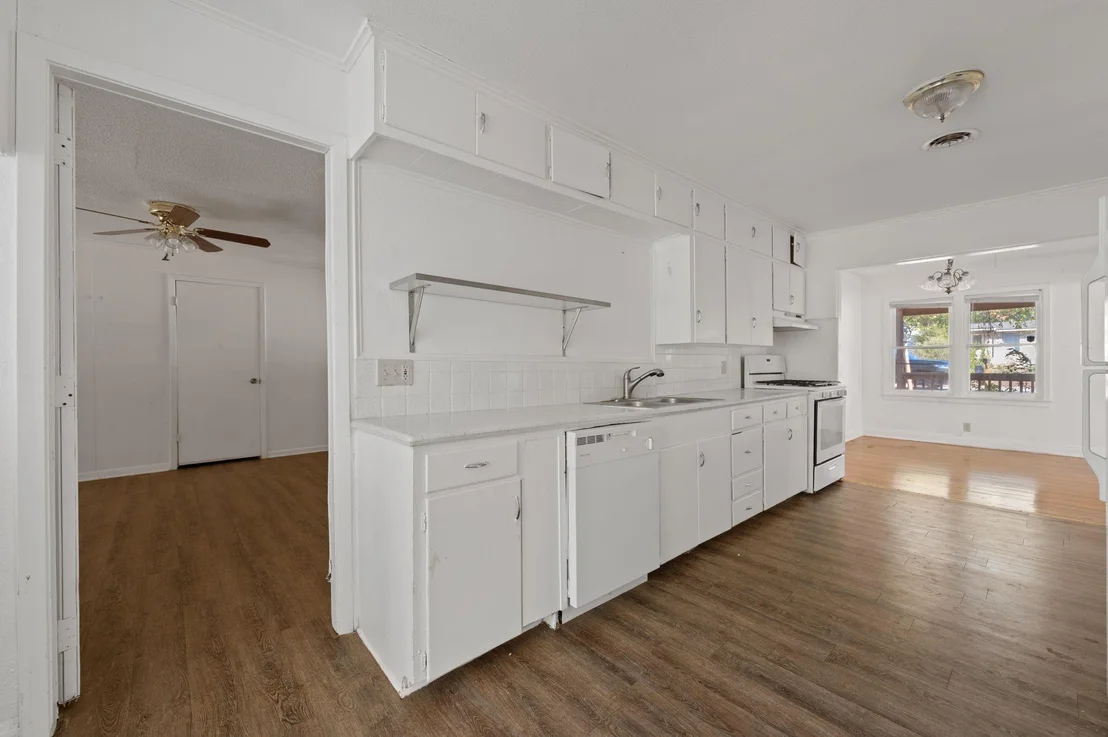 Photo of 511 W Odell ST
