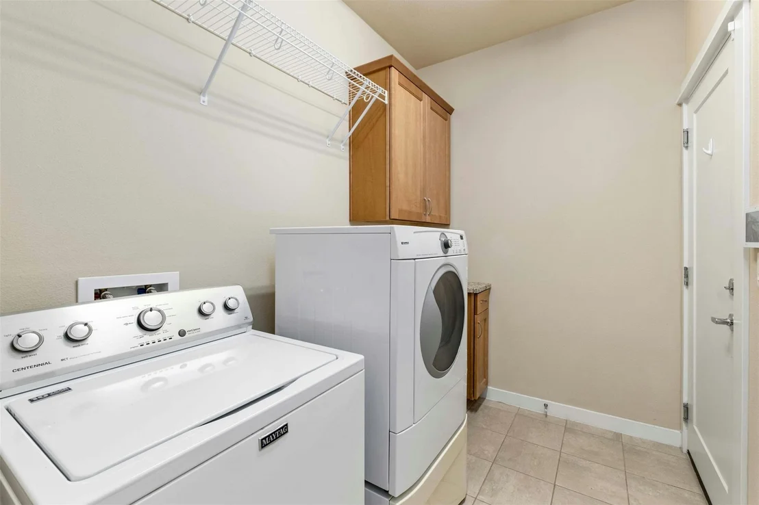 Photo of Unit B at 4008 Valley View RD