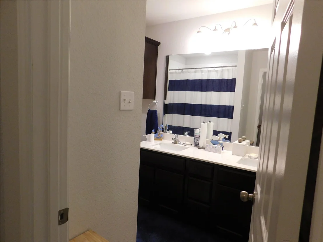 Photo of 8915 Hidden Oaks DR