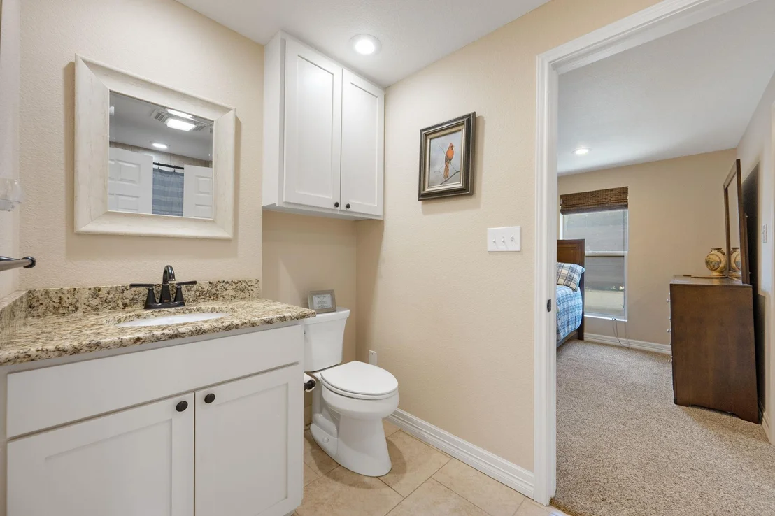 Photo of 1105 Edgewater DR