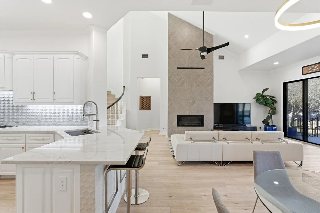 Photo of 3979 River Place BLVD