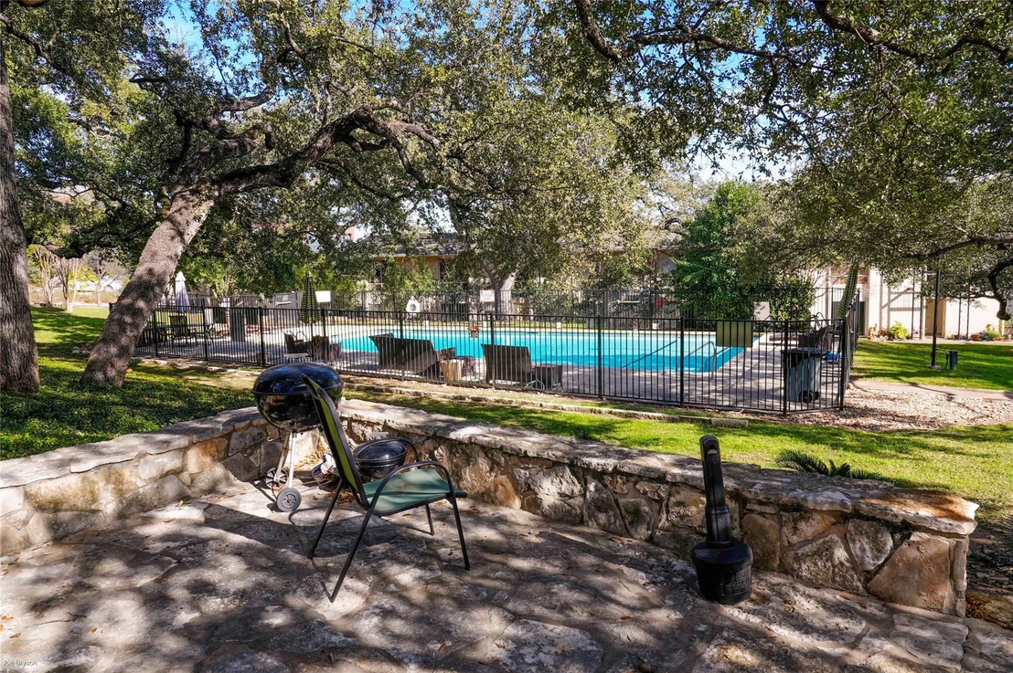 Photo of Unit D at 5326 Balcones DR