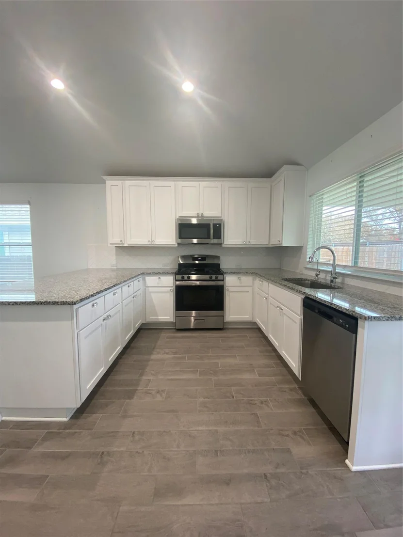 Photo of 128 Riverhill DR