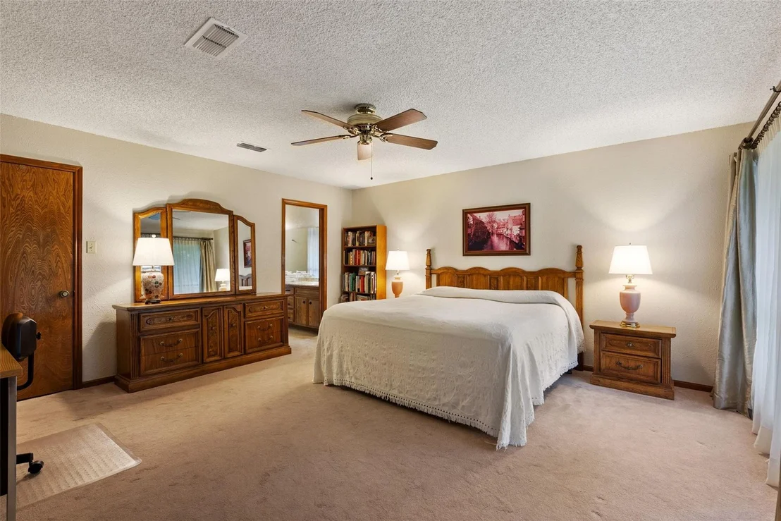 Photo of 1409 Thaddeus CV