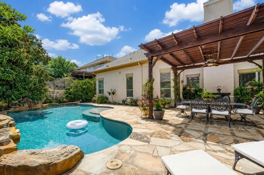 Photo of 111 WHITLEY DR