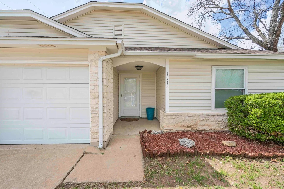 Photo of 1910 Andover DR