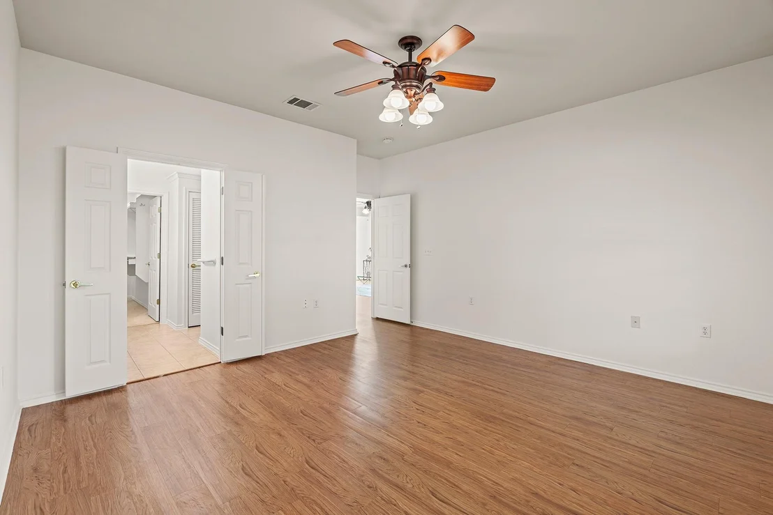 Photo of 208 Crockett LOOP
