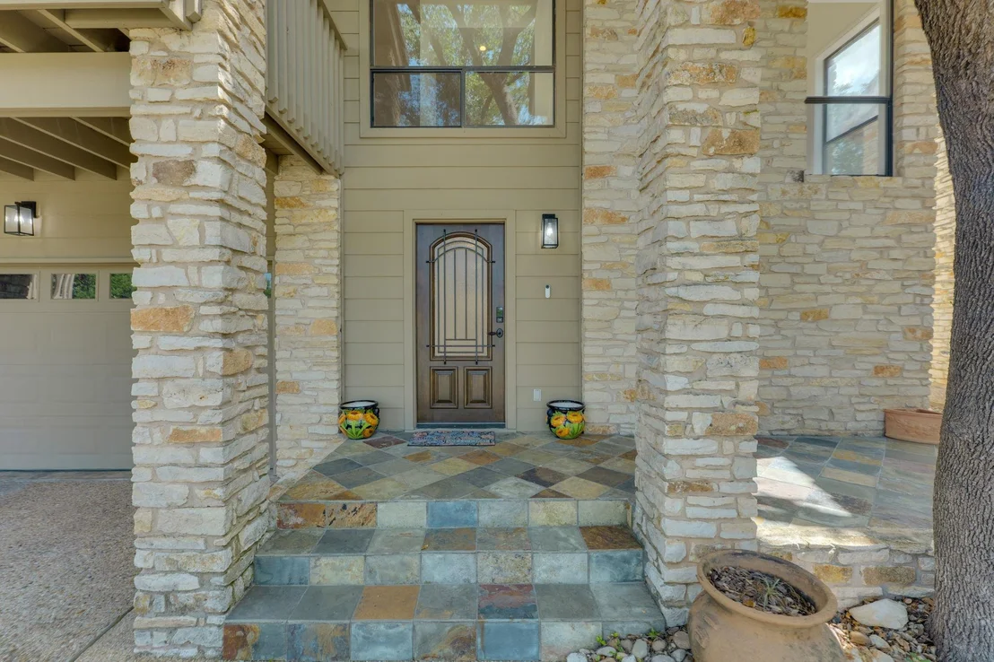 Photo of 103 Crescent Bluff