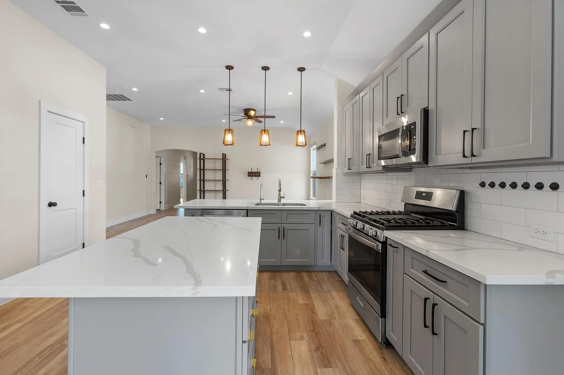 Photo of 303 W Browning ST