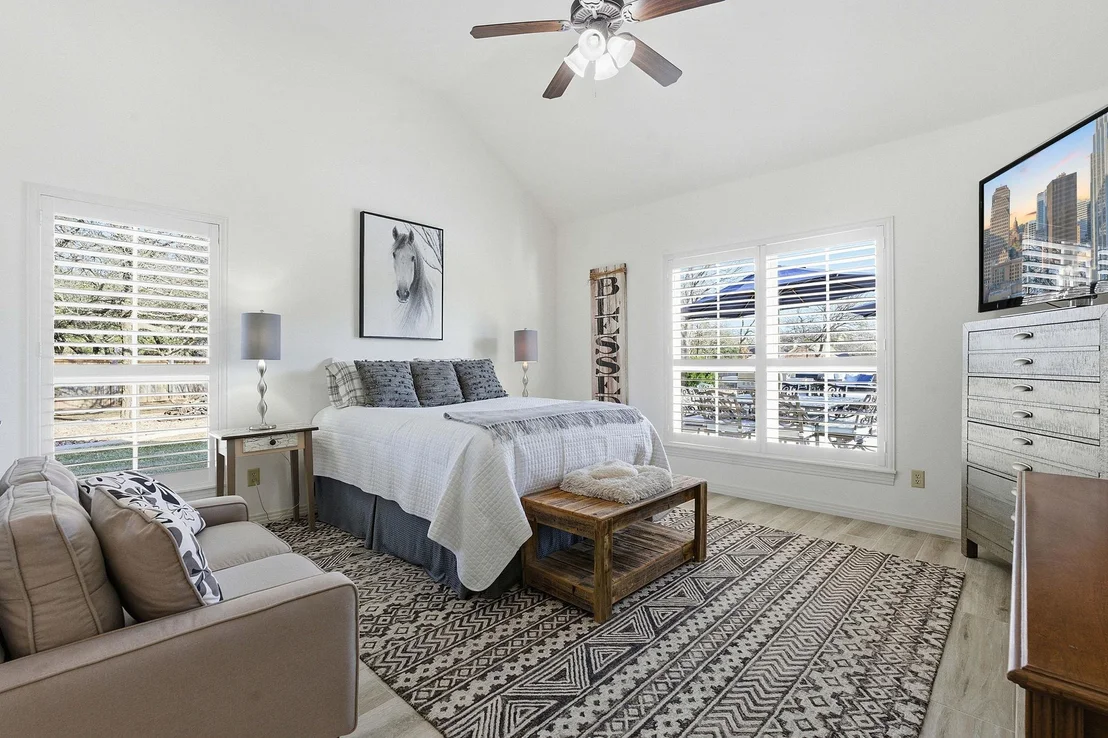 Photo of 308 Oak Plaza CV