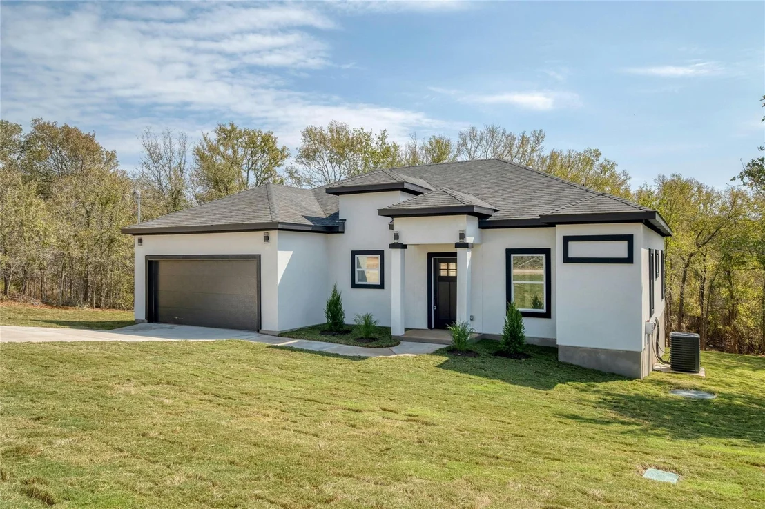 Photo of 121 Diamond Head DR