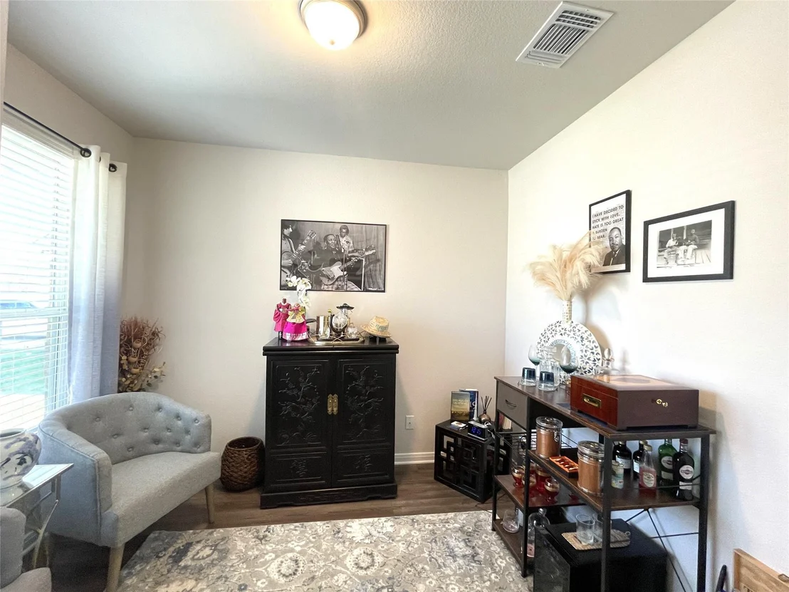 Photo of 804 McLaury CV