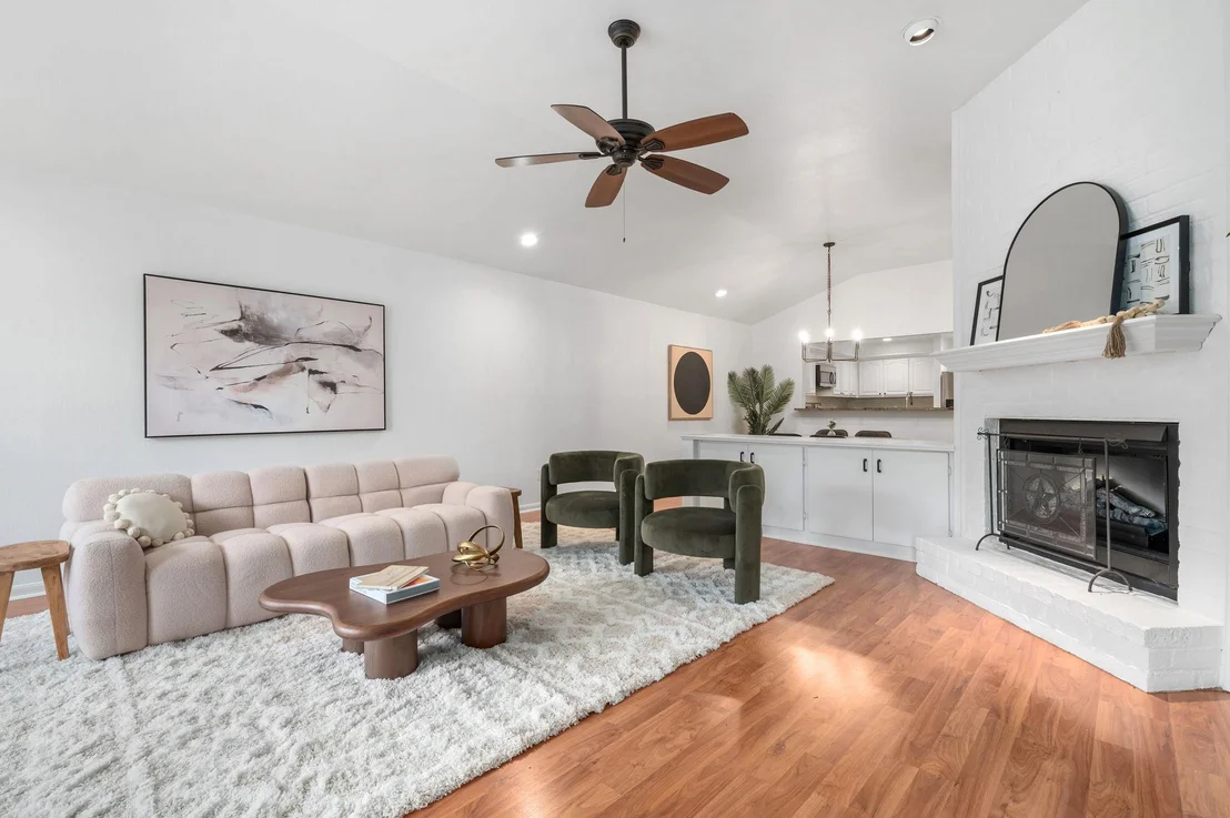 Photo of Unit E at 11127 Pinehurst DR