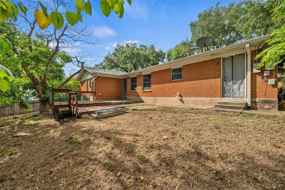 Photo of 504 Lone Oak DR