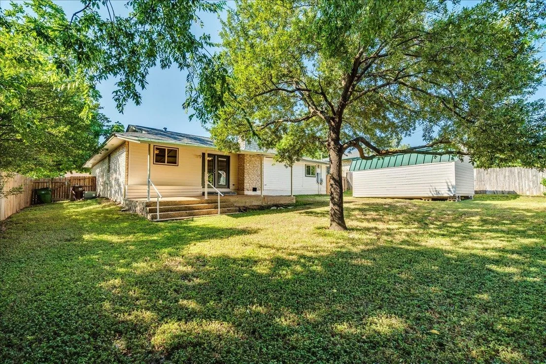 Photo of 706 WINDSOR RD
