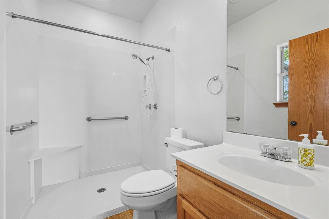 Photo of 105 Davis DR