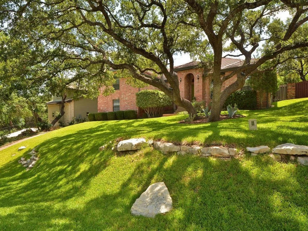 Photo of 111 Crest View DR