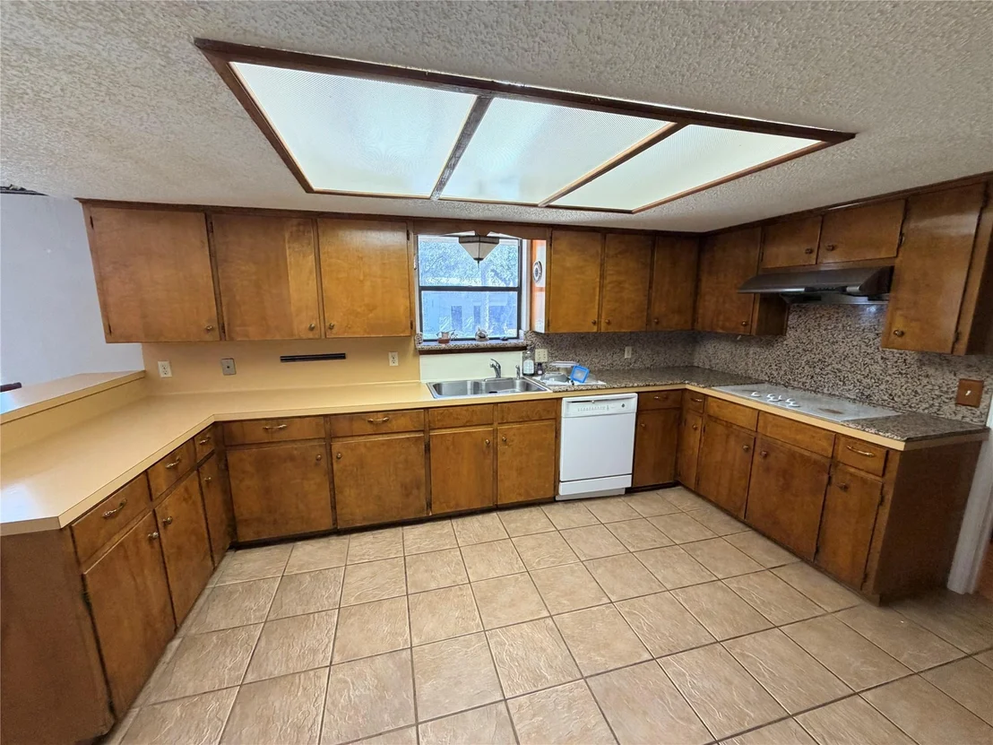 Photo of 2800 Robin RD