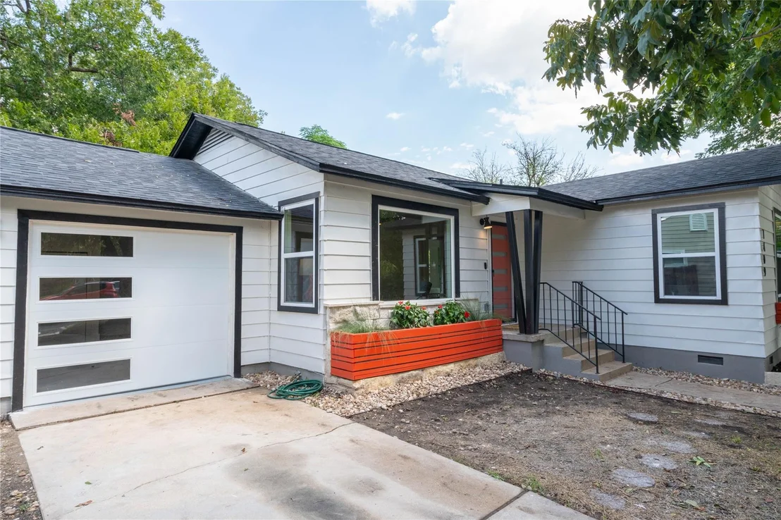 Photo of 7409 Grover Ave