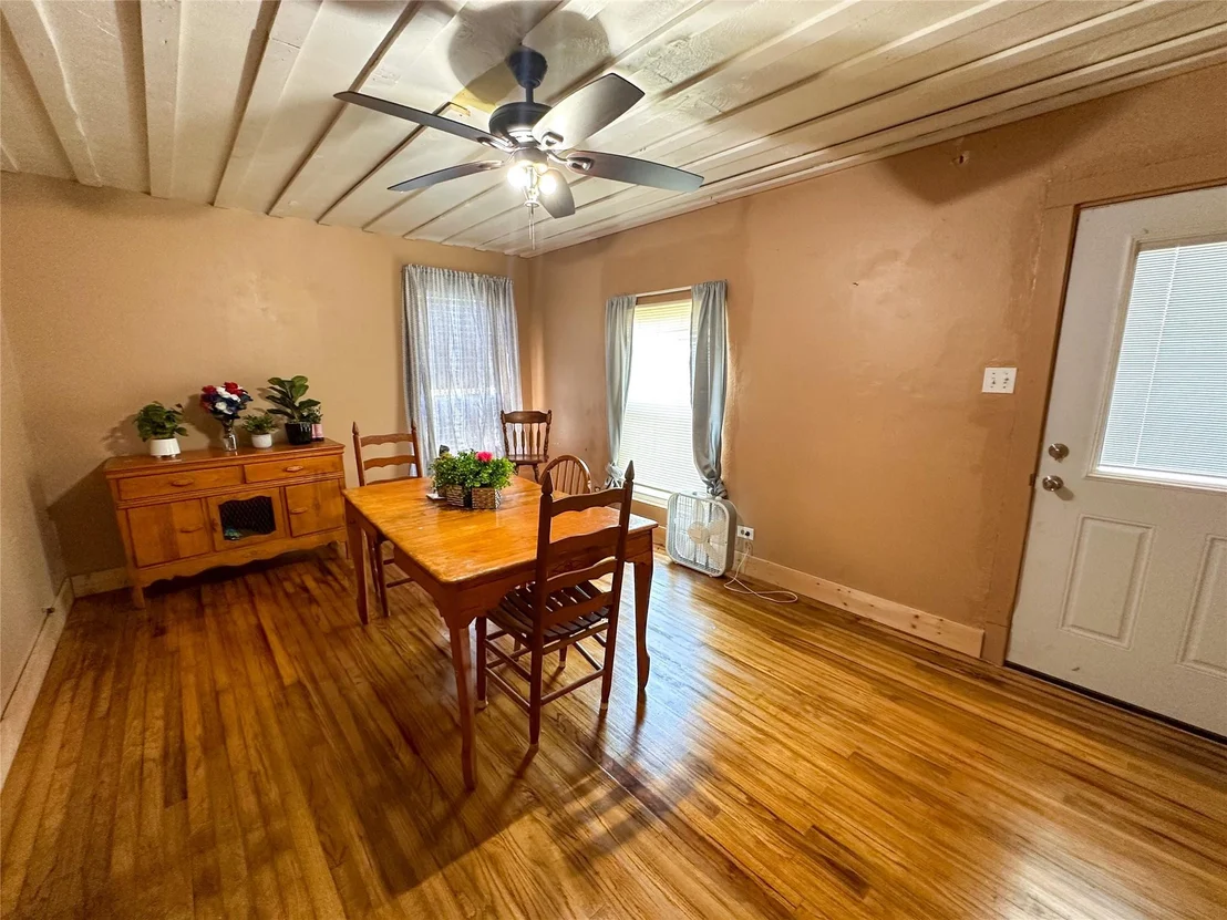 Photo of 407 4th Ave