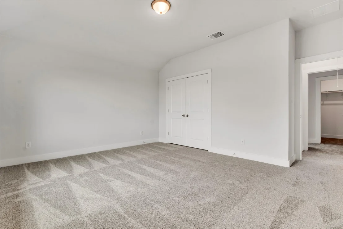 Photo of 8516 Red Bottle Brush RD