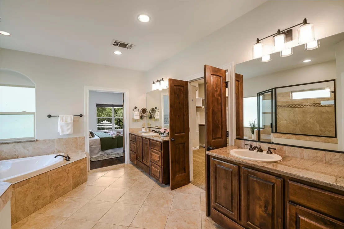 Photo of 524 Highland Spring LN