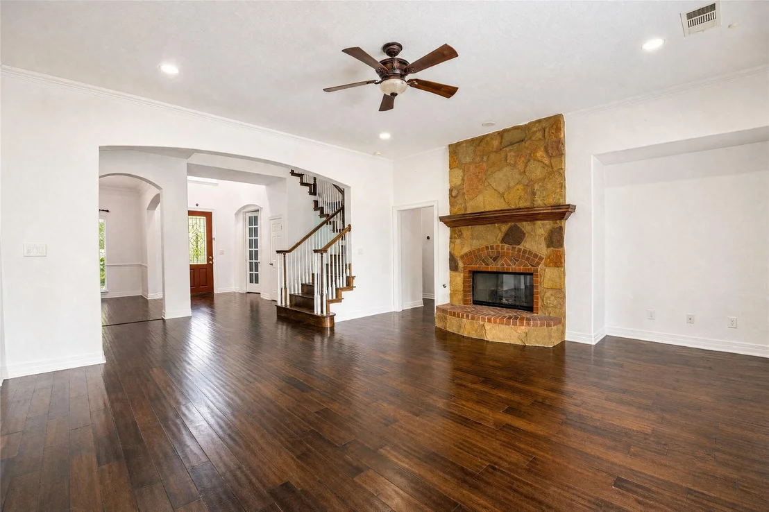 Photo of 2260 Fernspring DR