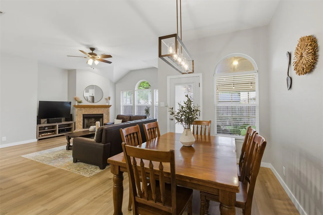 Photo of 2100 Red Oak CIR