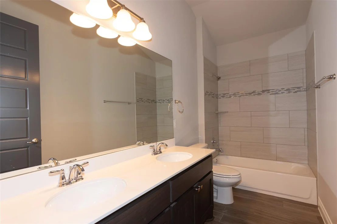 Photo of 120 Split Oak DR