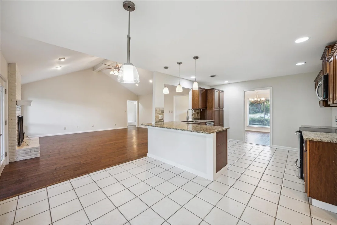Photo of 1318 Lost Creek BLVD