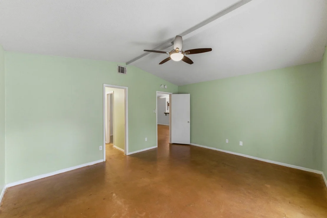 Photo of 723 Shade Tree DR