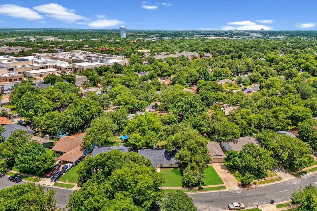 Photo of 10417 Firethorn LN