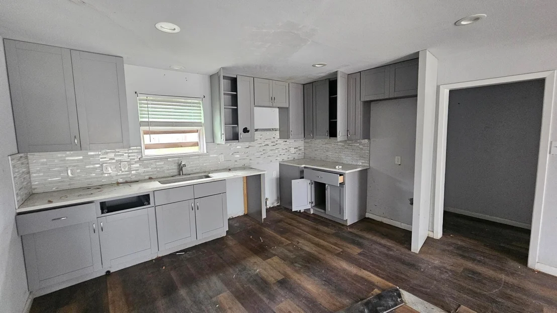 Photo of 407 Capitol DR