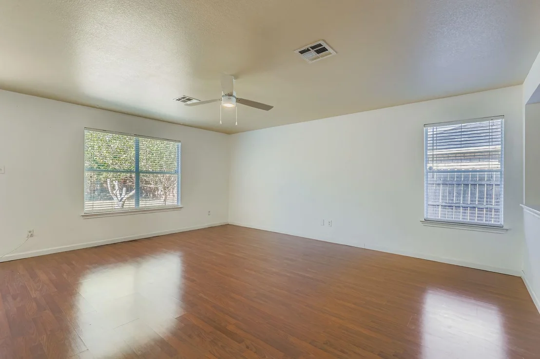 Photo of 411 Meadow Park DR