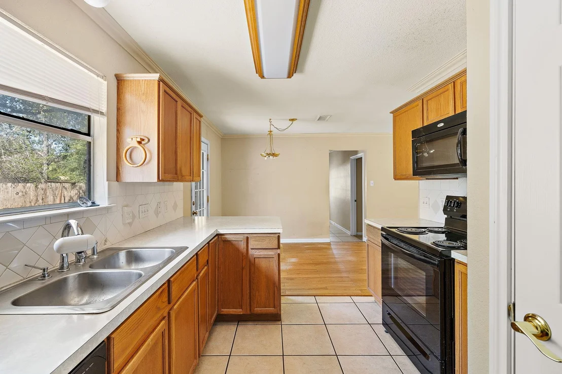 Photo of 1209 Doris LN