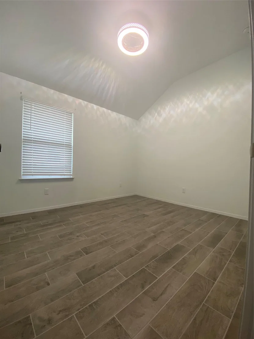 Photo of 128 Riverhill DR